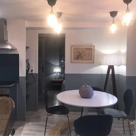 Apartament Charmant Renove Au Centre De Chantilly